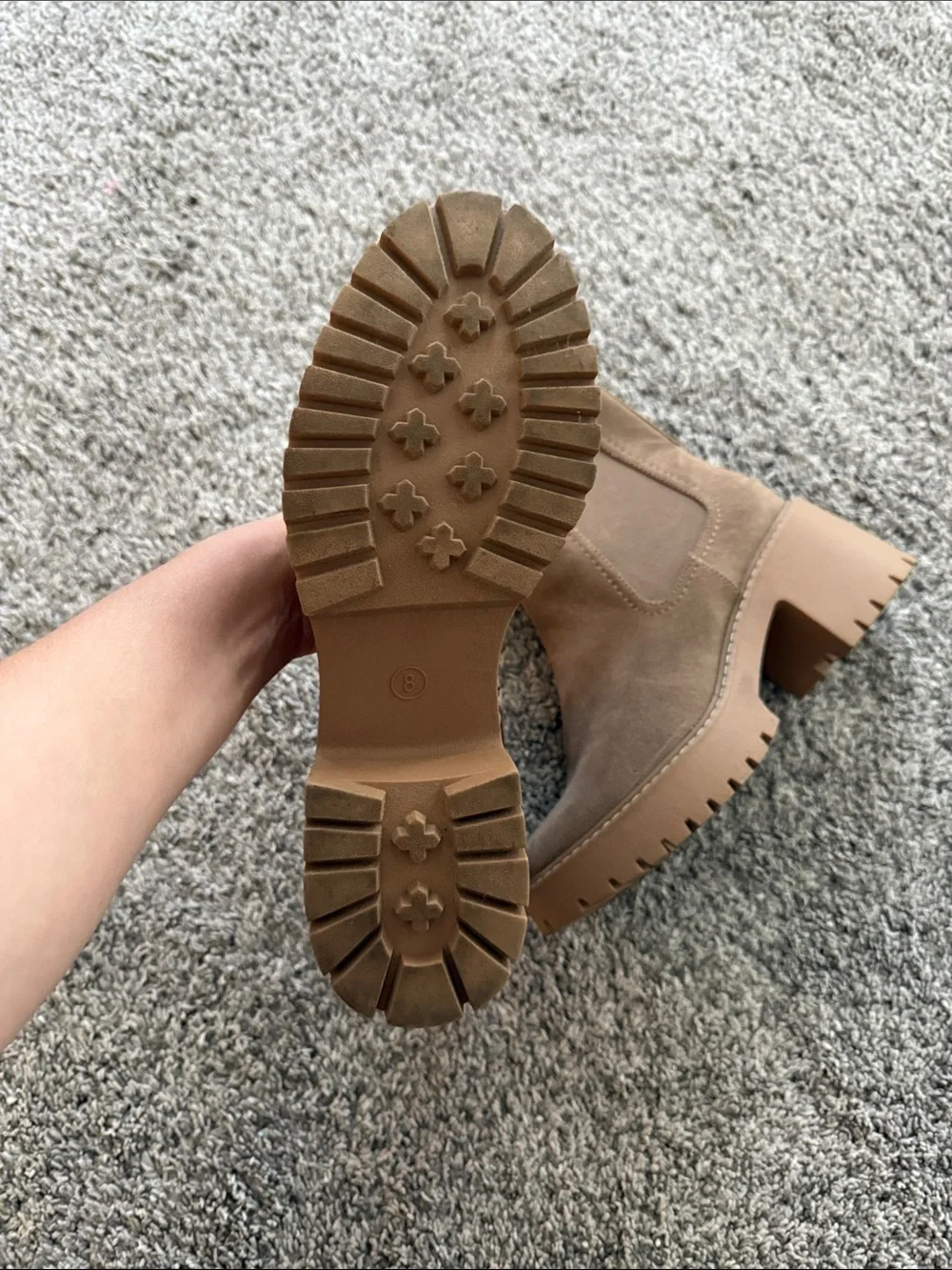 Women’s universal threads Chunky Chelsea Boot in Tan Suede